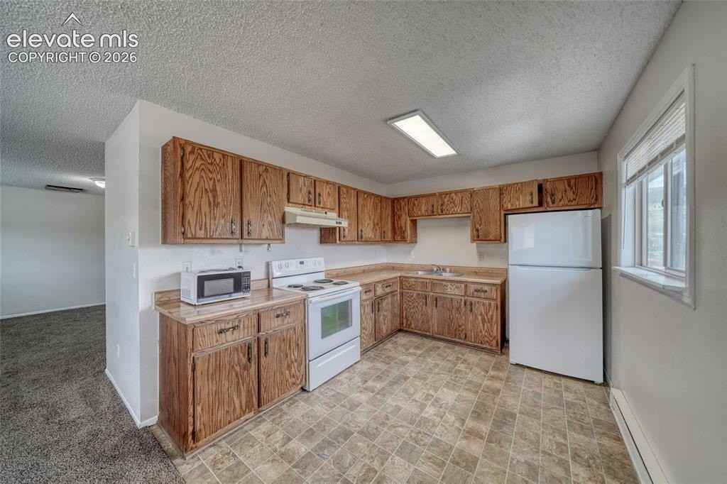 304 S 1st St #A - Photo 3 of 16