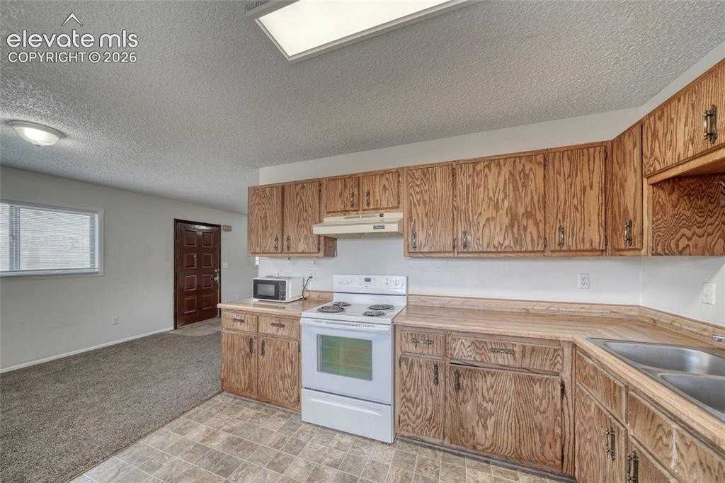 304 S 1st St #A - Photo 4 of 16