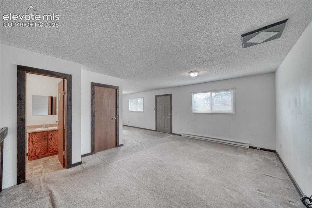 302 S 1st St #A - Photo 4 of 16