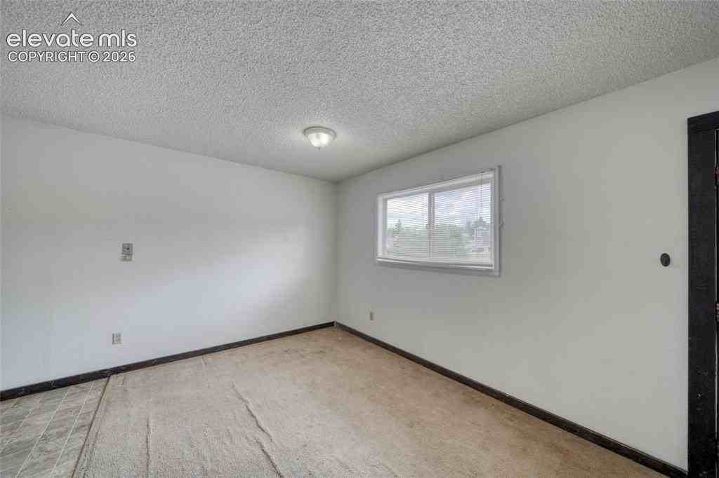 302 S 1st St #A - Photo 6 of 16