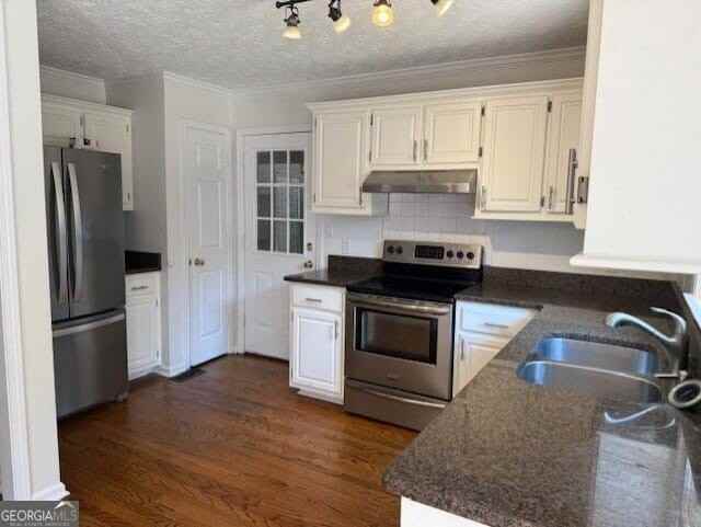 35 Chatsworth Cir - Photo 4 of 25