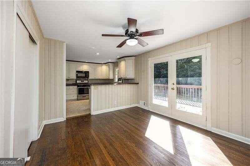 535 Valley Ln - Photo 4 of 25