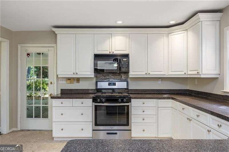 535 Valley Ln - Photo 5 of 25
