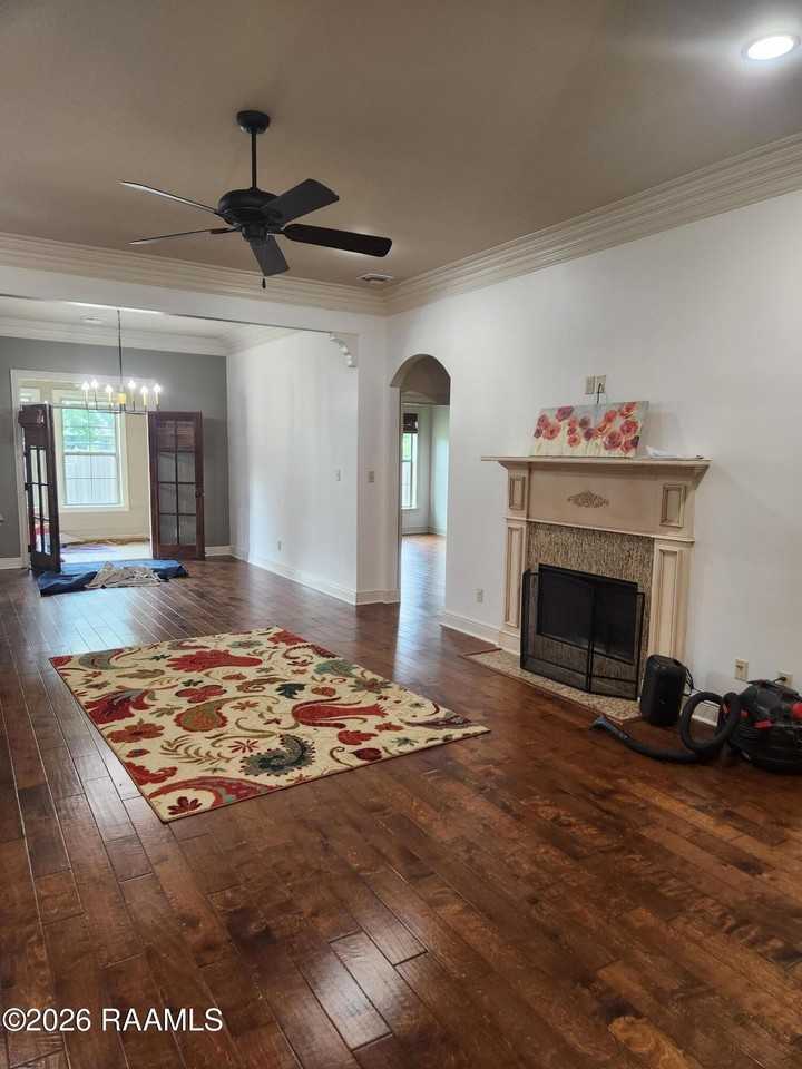119 Metairie Ct - Photo 2 of 12