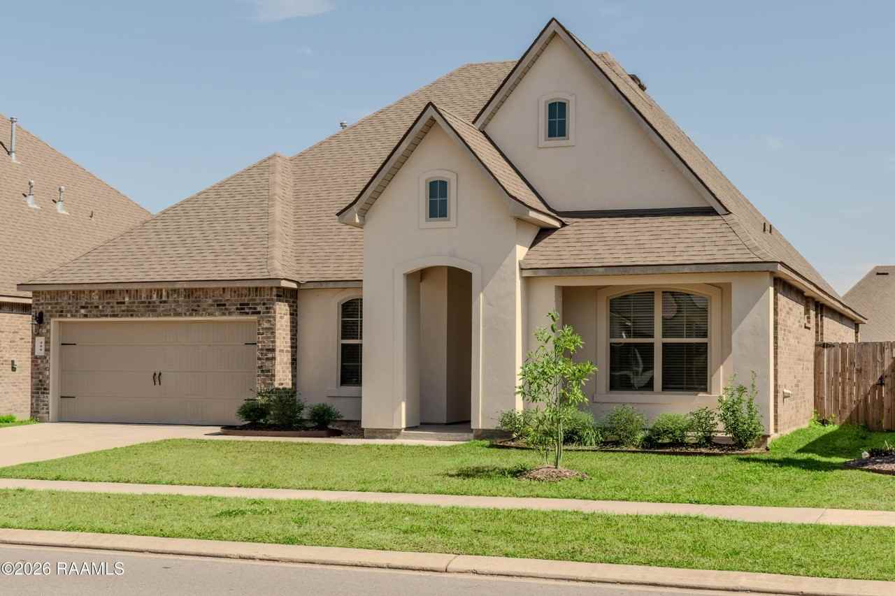 400 Eastwood Dr - Photo 3 of 31