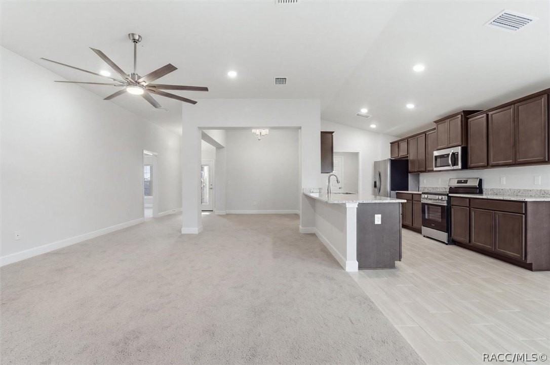 336 W Rexford Dr - Photo 4 of 46