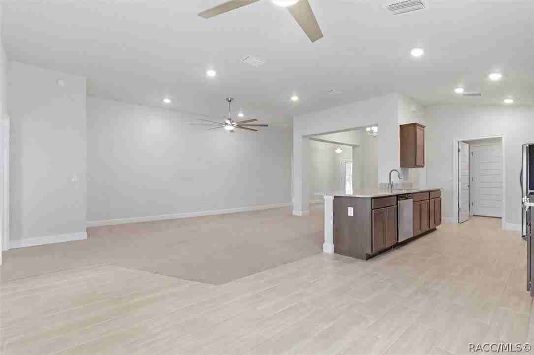 336 W Rexford Dr - Photo 6 of 46