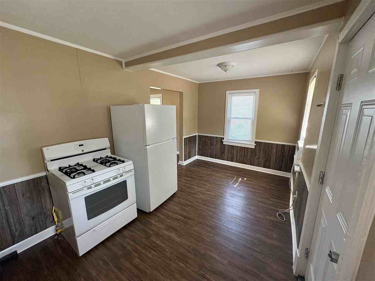 423 Wade Ave - Photo 5 of 13