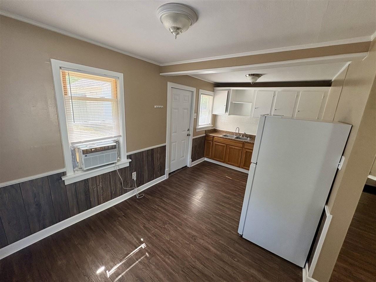 423 Wade Ave - Photo 6 of 13
