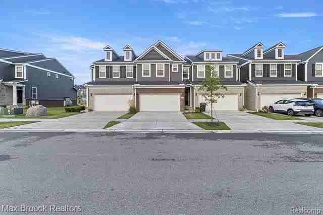 4819 Glenora Dr - Photo 3 of 50