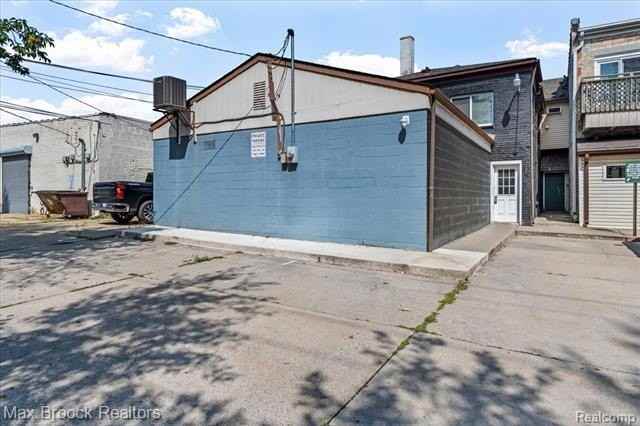 513 W 9 Mile Rd #1 - Photo 4 of 21