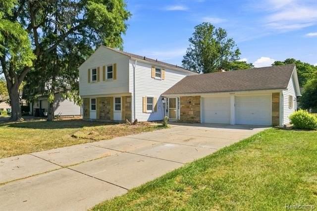 4856 Danbury Dr - Photo 2 of 23