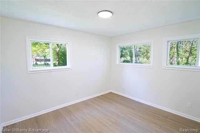31776 Arenac Ct - Photo 6 of 14