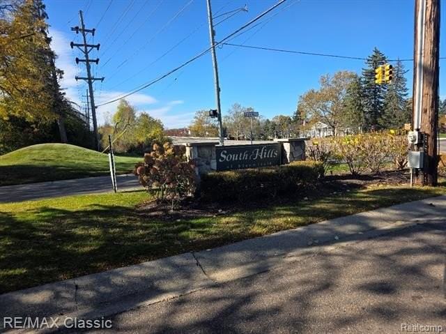 1806 S Hill Blvd - Photo 2 of 31