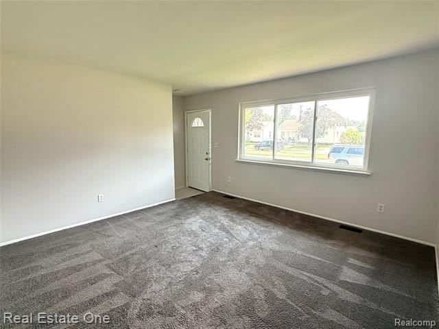 28476 Marquette St - Photo 2 of 14