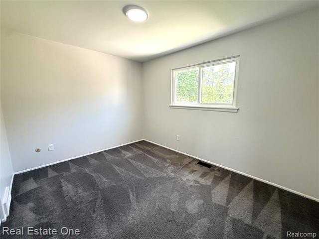 28476 Marquette St - Photo 6 of 14