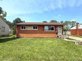 featured image of 28476 Marquette St