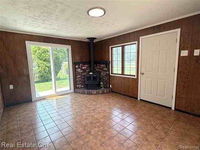 28476 Marquette St - Photo 5 of 14