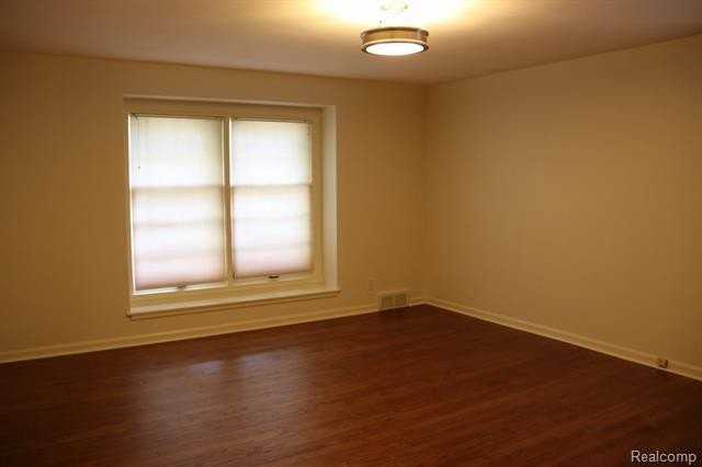 18147 Melrose Ave - Photo 6 of 25
