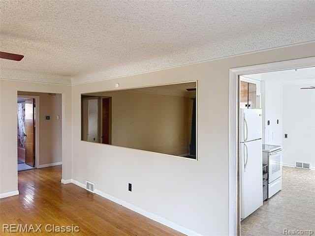 8842 Merriman Rd - Photo 5 of 28