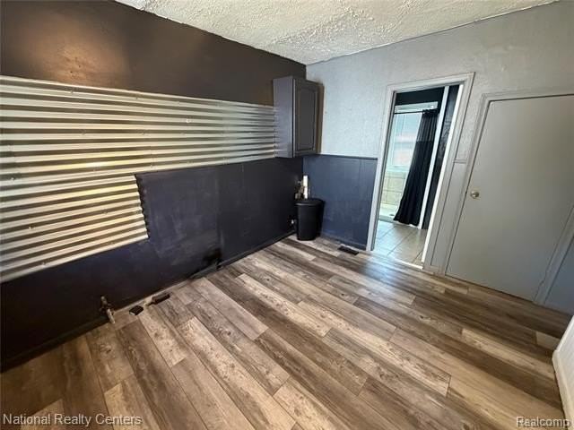 1935 Jarvis Ave - Photo 5 of 10