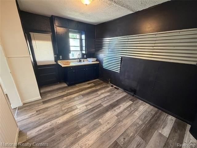 1935 Jarvis Ave - Photo 6 of 10