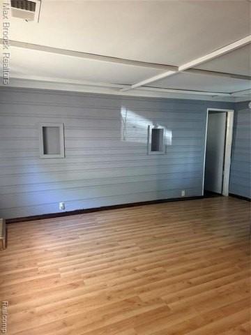933 Myrtle Ave - Photo 5 of 8