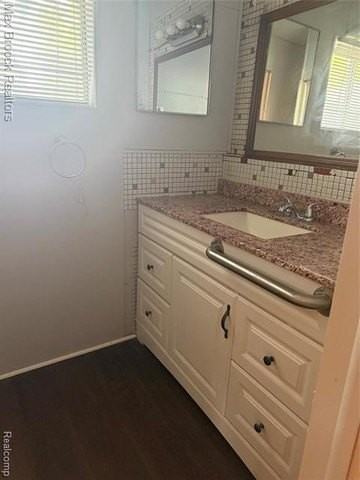 933 Myrtle Ave - Photo 6 of 8