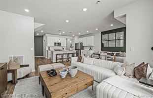 featured image of 1433 Superior Dr