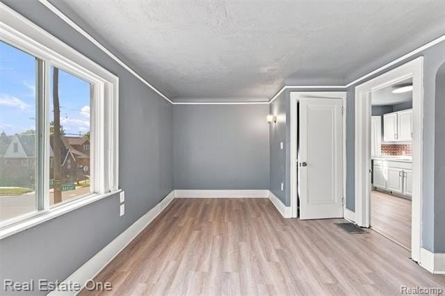 15401 Littlefield St - Photo 7 of 15