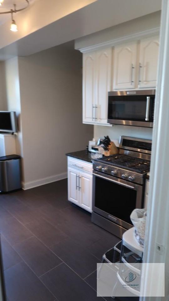 534 W Stratford Pl #6W - Photo 2 of 20
