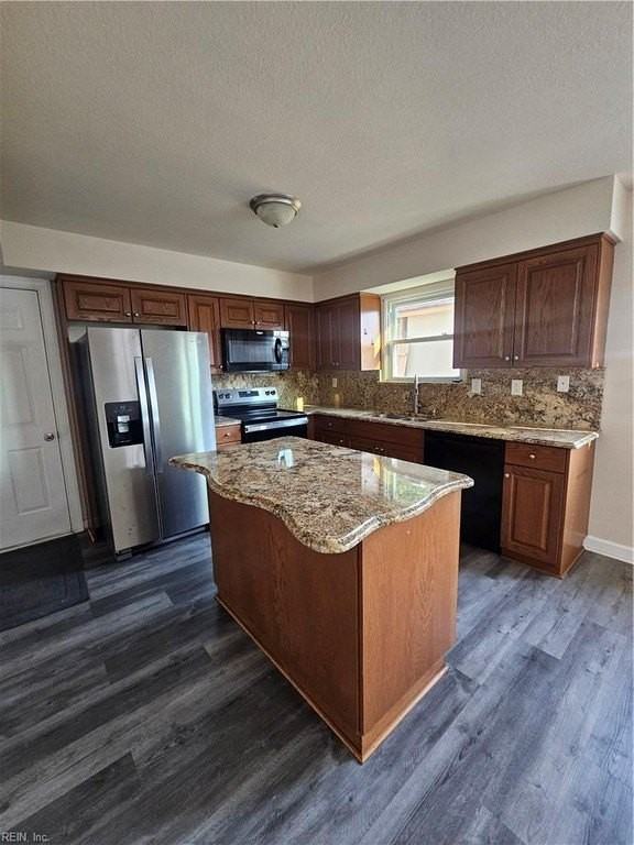 1233 Rockwood Ct - Photo 7 of 33
