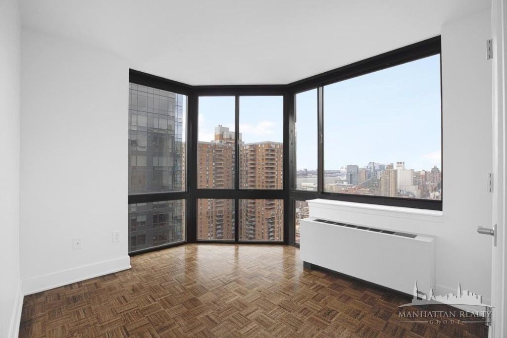 W 42nd St #19G - Photo 2 of 7
