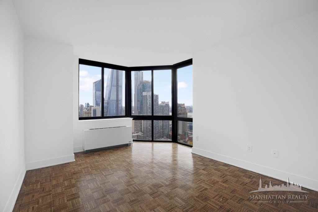 W 42nd St #19G - Photo 3 of 7