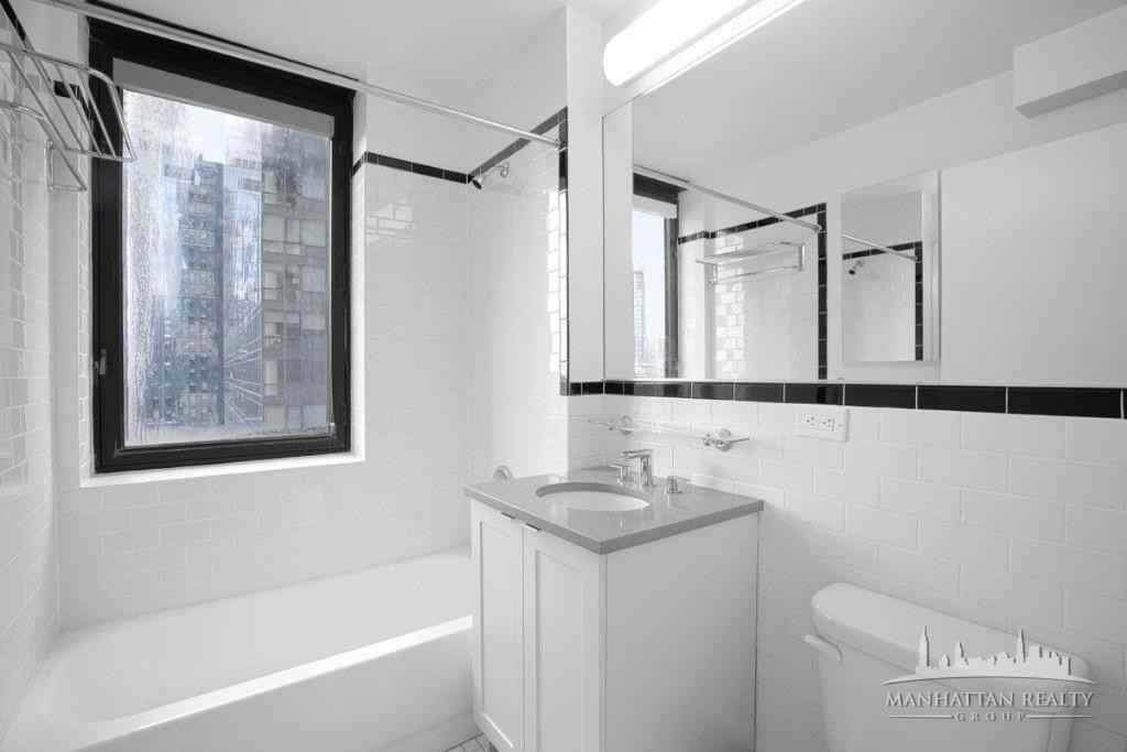 W 42nd St #19G - Photo 4 of 7