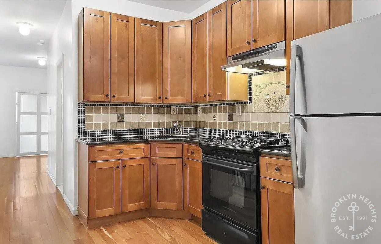 Hicks St #1L - Photo 2 of 5