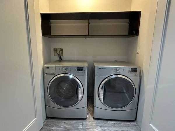 1184 Kings Avenue - Photo 4 of 29
