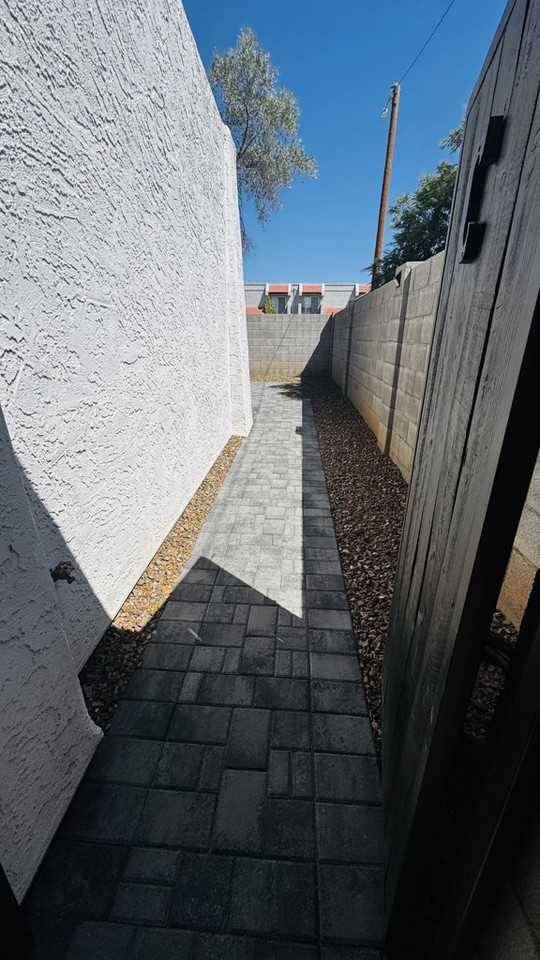 4019 E Desert Cactus St #B - Photo 5 of 18