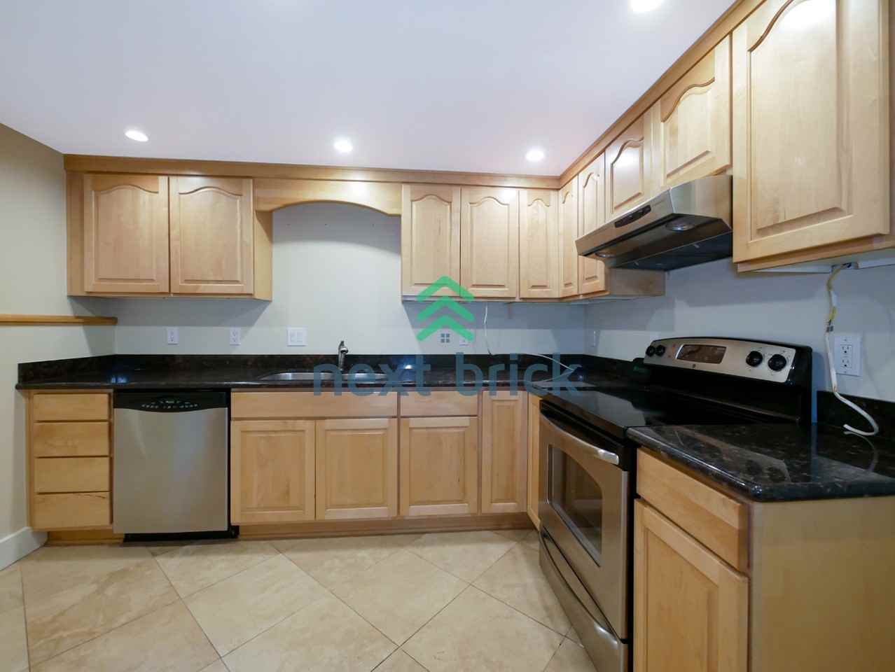 4050 W Lake Sammamish Pkwy Ne #24 - Photo 4 of 19