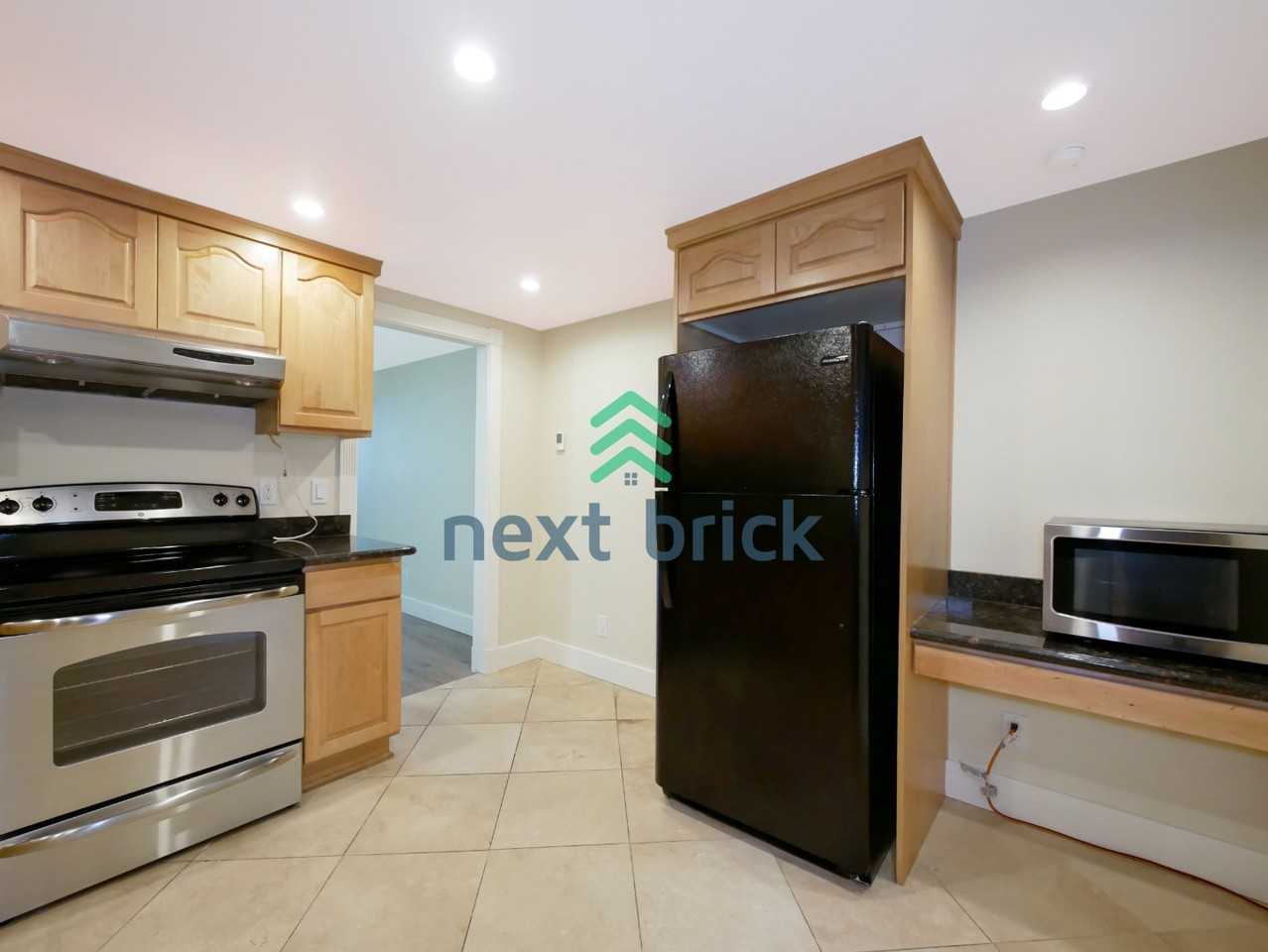 4050 W Lake Sammamish Pkwy Ne #24 - Photo 6 of 19