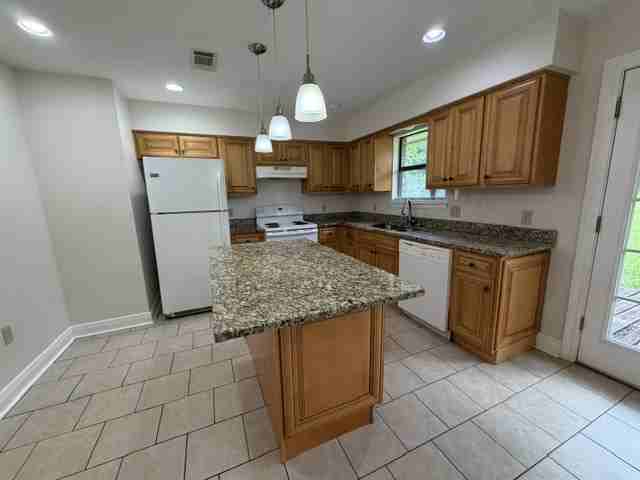 115 Cora Circle - Photo 5 of 12