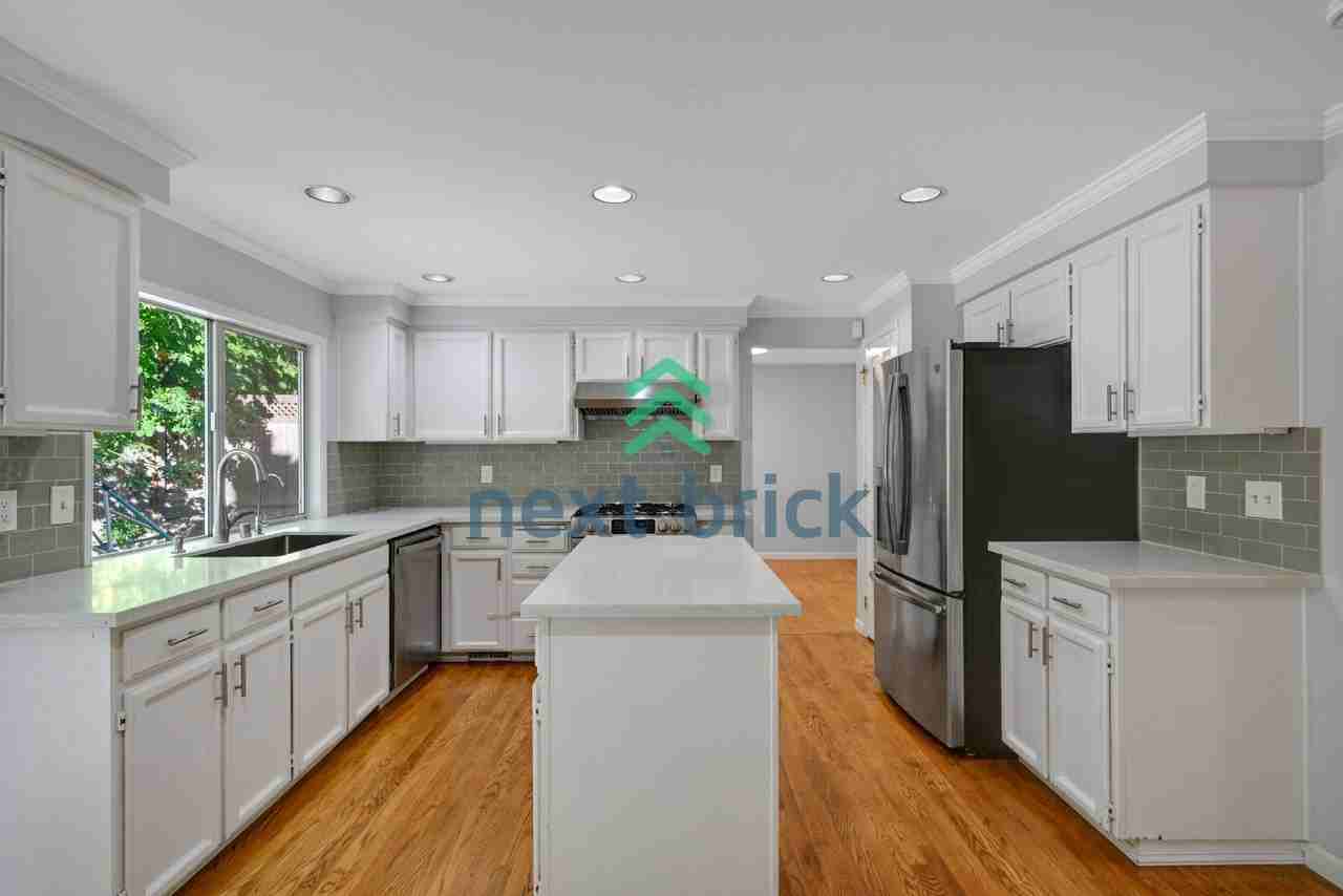 23408 Ne 29th Pl - Photo 5 of 26