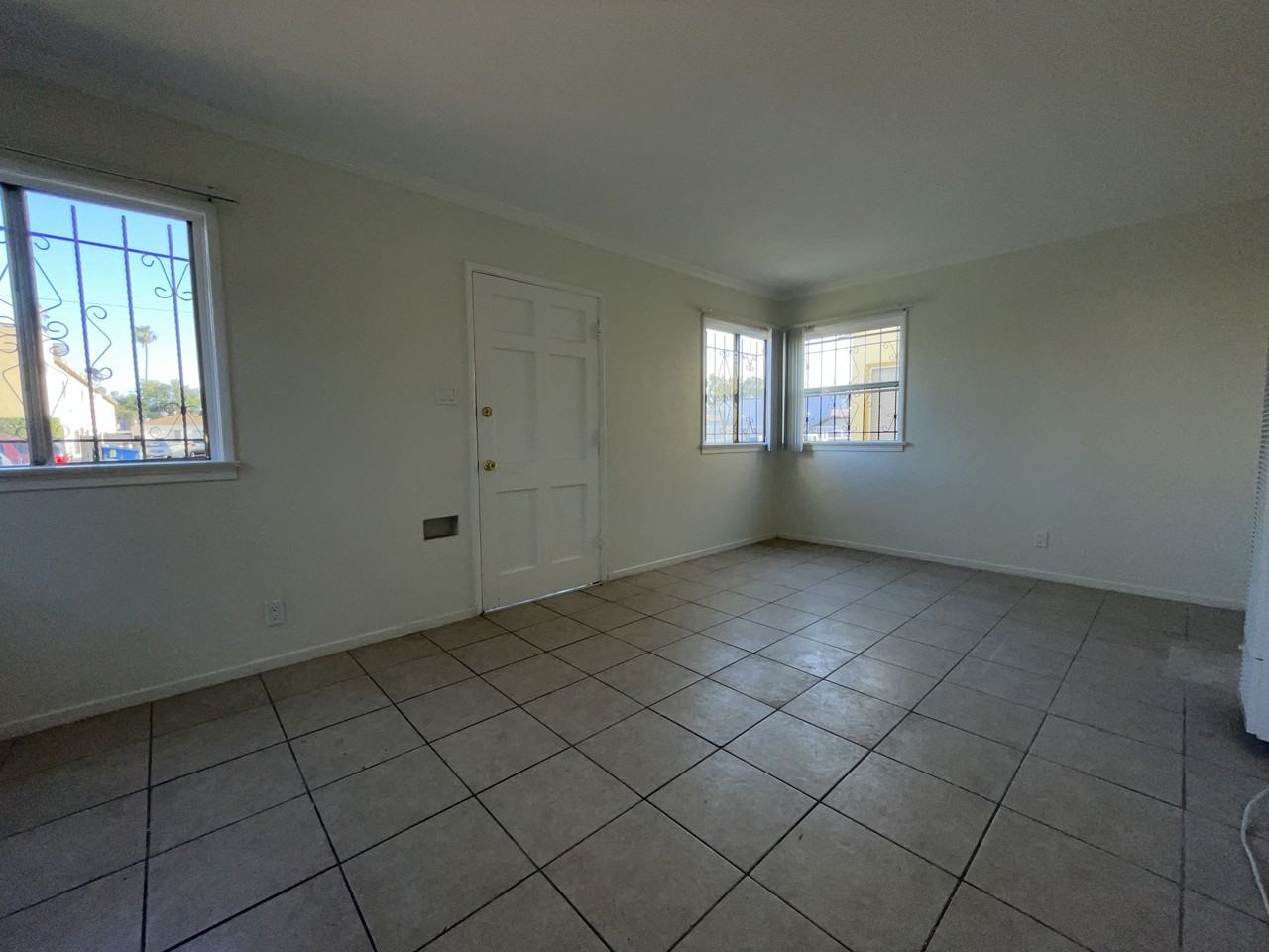 1033 West 95th Street - Photo 7 of 12