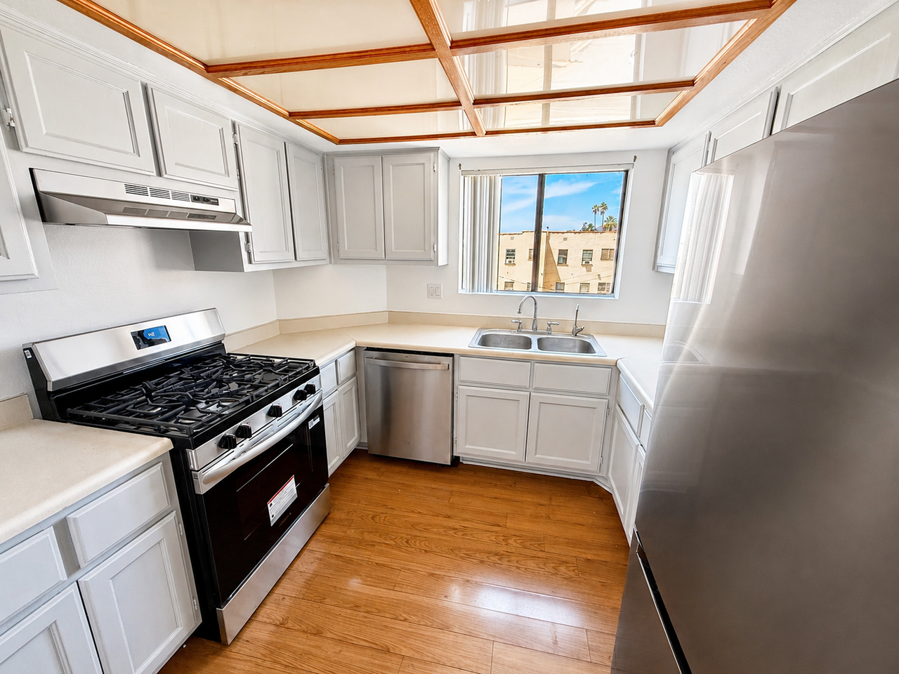 1554 E Wilson Ave #7 - Photo 3 of 6