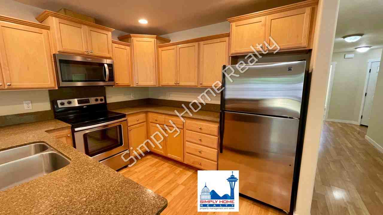 4526 5th Ave Nw - Photo 3 of 32