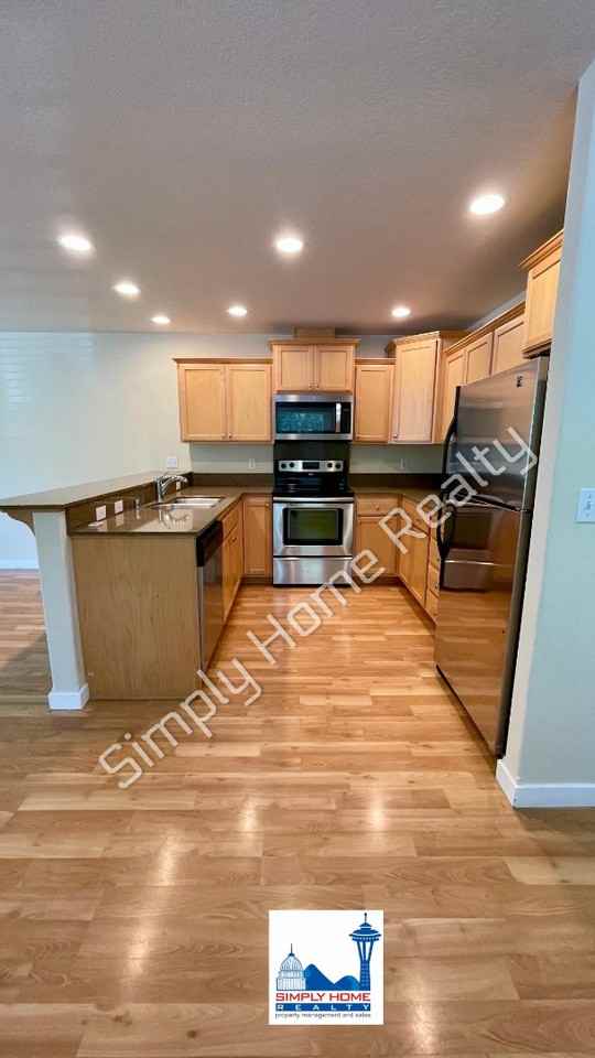 4526 5th Ave Nw - Photo 5 of 32