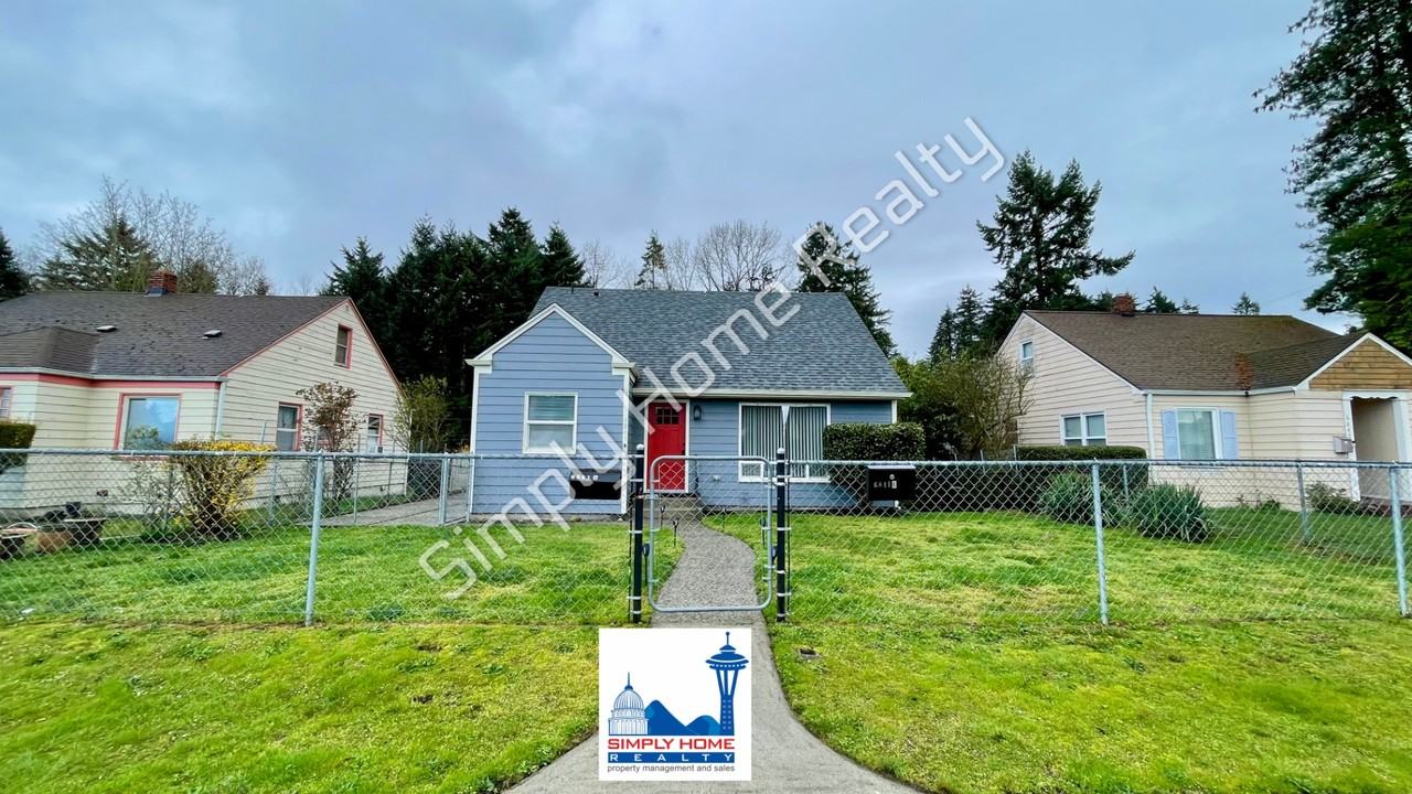 6841 S Wapato St