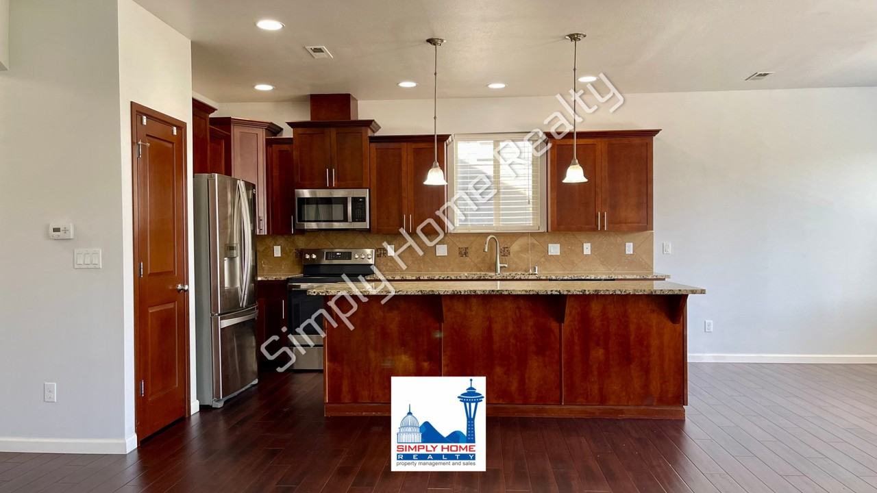 9967 Dotson St Se - Photo 4 of 40