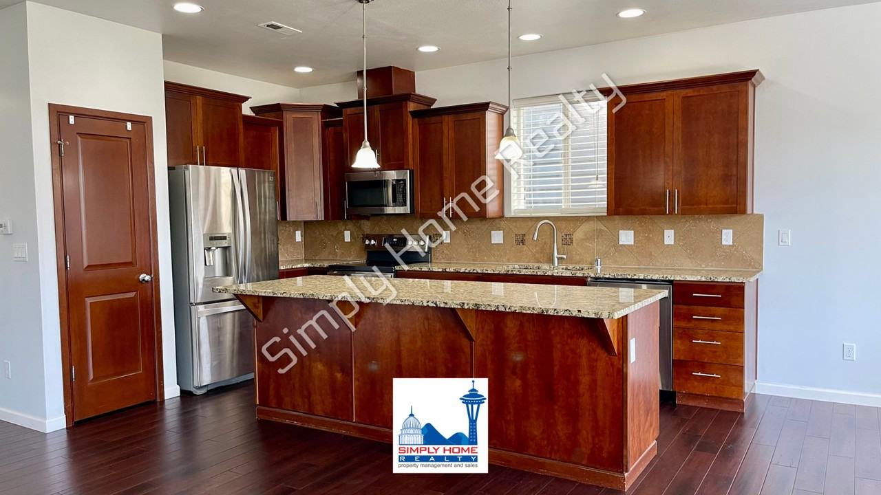 9967 Dotson St Se - Photo 6 of 40