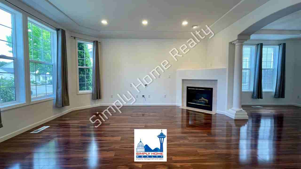 8335 15th Ave Se - Photo 3 of 39